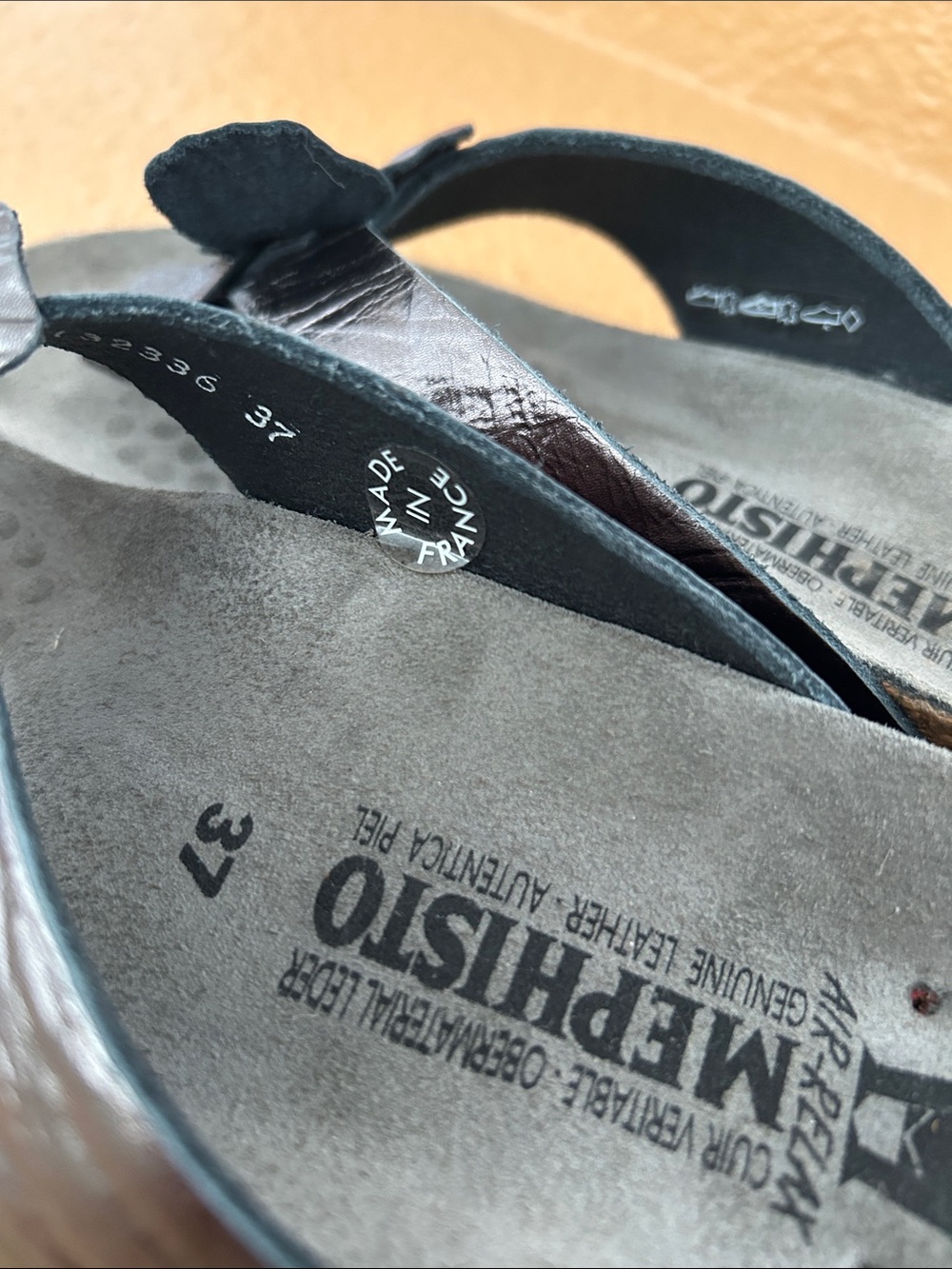 Mephisto Women's Metallic Gray Floral Thong Sandals - Picture 5 of 7